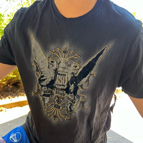 NEW DKNY JEANS MEN CITY RUSH GOLD THREAD T SHIRT STATUE ANGEL WINGS METALLIC GUY - Picture 10 of 16